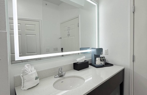 Crestview Hotel | Convenient Stay at Quality Inn Crestview near Eglin AFB