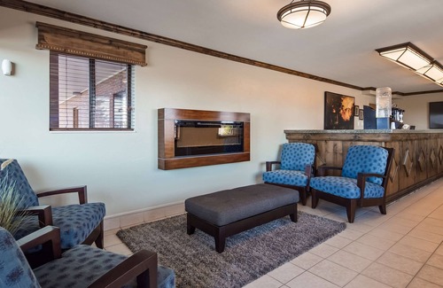 Beaver Hotel | Outstanding Best Western Paradise Inn with Pool & Spa
