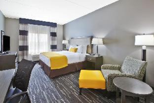 Cranberry Township Hotel | Top Guest Rated Hotel with Pool Near Pittsburgh North