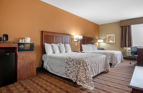 Sunshine Hotel | Welcoming Best Western Plaquemine Inn with Pool & Breakfast