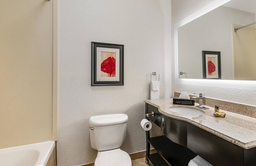 North Little Rock Hotel | Cozy Stay at Best Western Plus JFK Inn & Suites