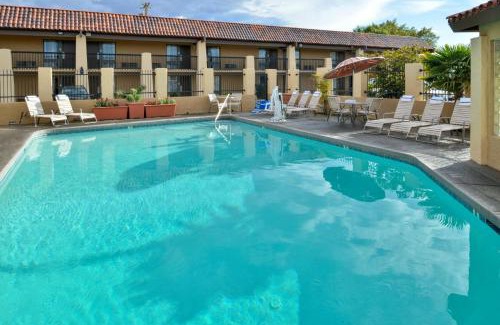 Kingman Hotel | Pet Friendly Suites at Best Western Plus A Wayfarer's Inn