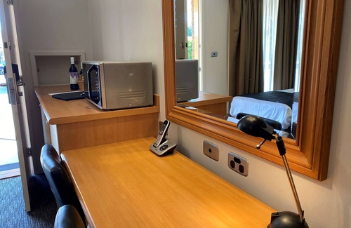 South Tamworth Hotel | Relax at Best Western Plus All Settlers Motor Inn - 4 Stars