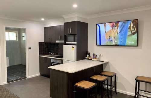 South Tamworth Hotel | Relax at Best Western Plus All Settlers Motor Inn - 4 Stars
