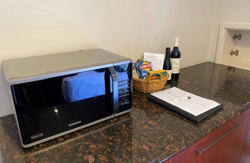 South Tamworth Hotel | Relax at Best Western Plus All Settlers Motor Inn - 4 Stars
