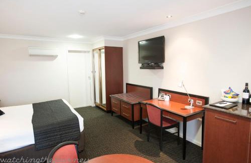 South Tamworth Hotel | Discover Best Western Plus All Settlers Motor Inn Escape