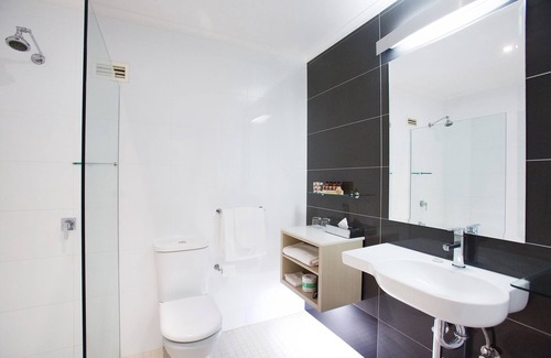 Charlestown Hotel | Stay at Best Western Plus Apollo International Hotel: 4-Star Comfort