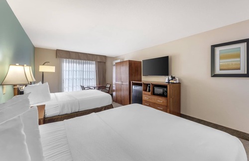 Schertz Hotel | Top Rated Best Western Plus Atrium Inn with Pool & Spa