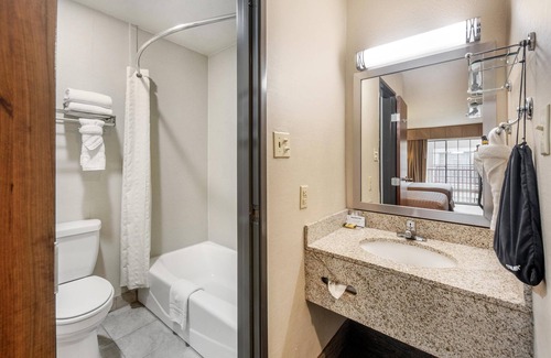 Schertz Hotel | Top Rated Best Western Plus Atrium Inn with Pool & Spa