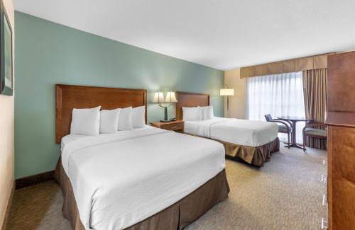 Schertz Hotel | Guest Favorite: Best Western Plus Atrium Inn with Pool