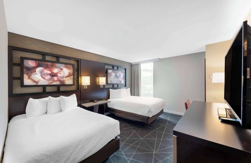 North Loop Hotel | Discover Best Western Plus Austin Central with Pool & Spa