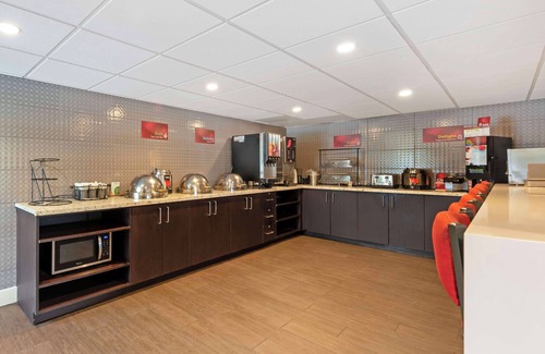 North Loop Hotel | Discover Best Western Plus Austin Central with Pool & Spa