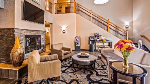 Blaine Hotel | Pet-Friendly Stay at Best Western Plus Blaine & Features Galore