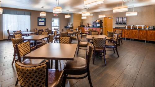 Blaine Hotel | Pet-Friendly Stay at Best Western Plus Blaine & Features Galore