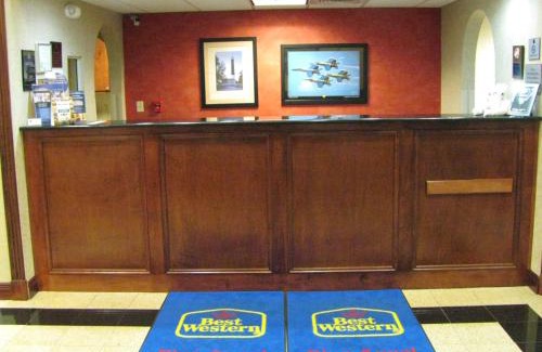 Pine Forest Hotel | Oceanfront Comfort at Best Western Plus Blue Angel Inn