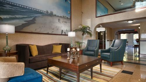 Pine Forest Hotel | Oceanfront Comfort at Best Western Plus Blue Angel Inn