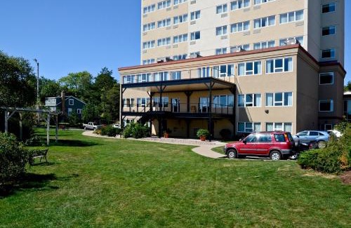 Halifax Hotel | Discover Best Western Plus Chocolate Lake in Halifax