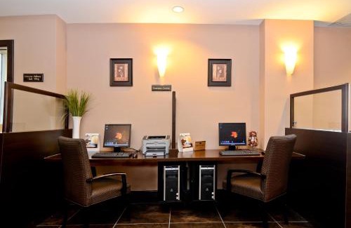 Halifax Hotel | Discover Best Western Plus Chocolate Lake in Halifax