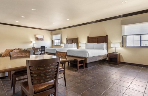 Stillwater Hotel | Discover Best Western Plus Cimarron Hotel & Suites Today!