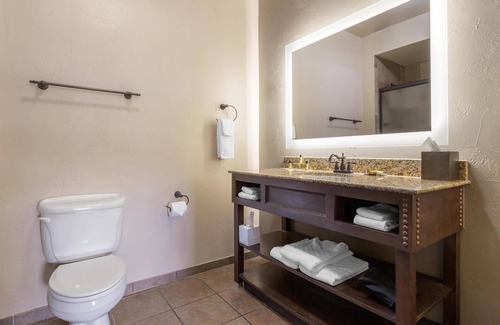 Stillwater Hotel | Discover Best Western Plus Cimarron Hotel & Suites Today!