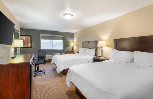 North Salt Lake Hotel | Pet-Friendly Getaway at Best Western PLUS Cotton Tree Inn
