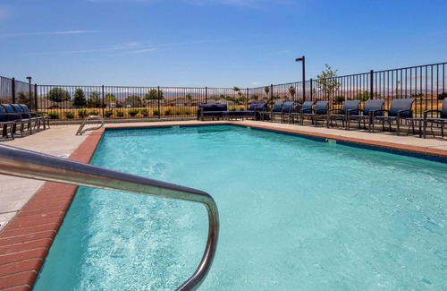 Coalinga Hotel | Pet-Friendly Retreat at Best Western Plus Coalinga Inn