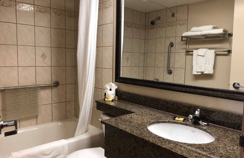 Cobourg Hotel | Guest Rated: Best Western Plus Cobourg Inn & Convention Centre