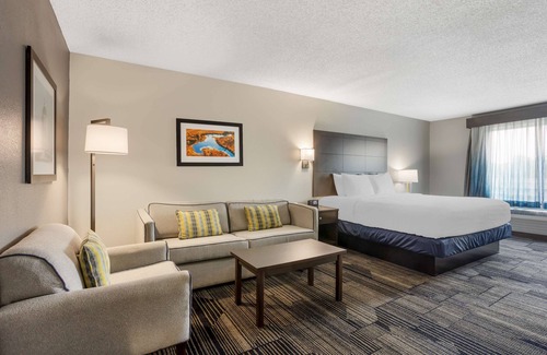 Columbia Hotel | Discover Best Western Plus Columbia Inn with Pool & Spa