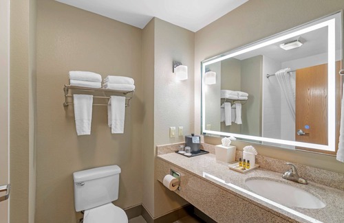 Denton Hotel | Explore Comfort at Best Western Plus Denton Inn & Suites