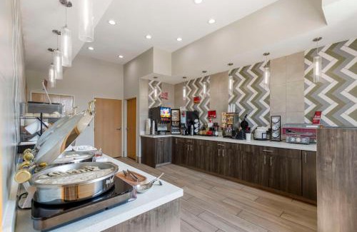 Clive Hotel | Inviting Best Western Plus Des Moines West Inn & Suites