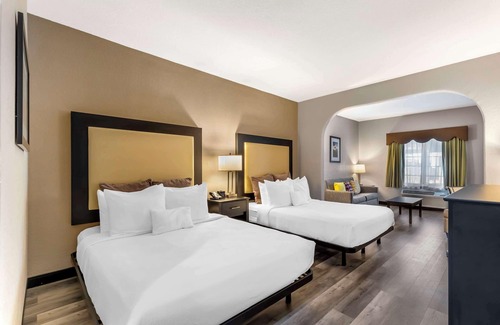 Clive Hotel | Comfortable Stay at Best Western Plus Des Moines West Inn