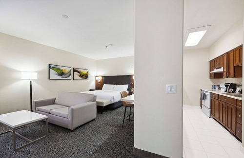 Montrose Hotel | Top-Rated Best Western Plus Downtown Inn & Suites Retreat