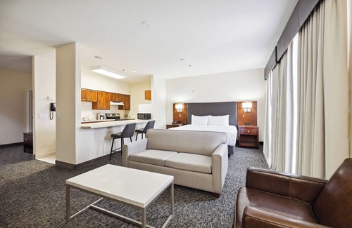 Montrose Hotel | Top-Rated Best Western Plus Downtown Inn & Suites Retreat