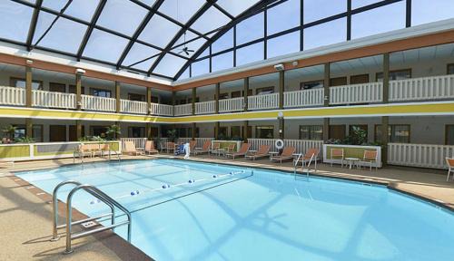 Dubuque Hotel | Discover Best Western Plus Dubuque: Family-Friendly Retreat