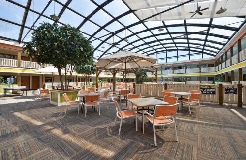 Dubuque Hotel | Discover Best Western Plus Dubuque: Family-Friendly Retreat