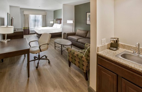 Duncanville Hotel | Discover Best Western Plus Duncanville with Pool & Spa