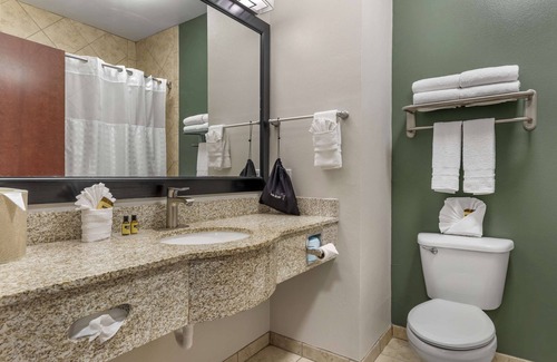 Duncanville Hotel | Discover Best Western Plus Duncanville with Pool & Spa