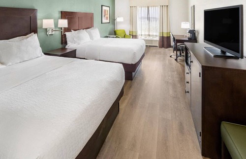Duncanville Hotel | Discover Best Western Plus Duncanville with Pool & Spa