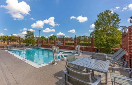 Duncanville Hotel | Pet-Friendly Retreat at Best Western Plus Duncanville/Dallas