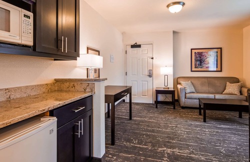 The Bowl of Edmonds Hotel | Guest Rated 9/10 at Best Western Plus Edmonds Harbor Inn