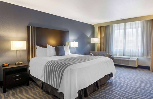 The Bowl of Edmonds Hotel | Guest Rated 9/10 at Best Western Plus Edmonds Harbor Inn
