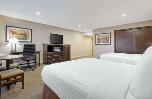 Sidney Hotel | Elevated Comfort at Best Western Plus Emerald Isle Hotel