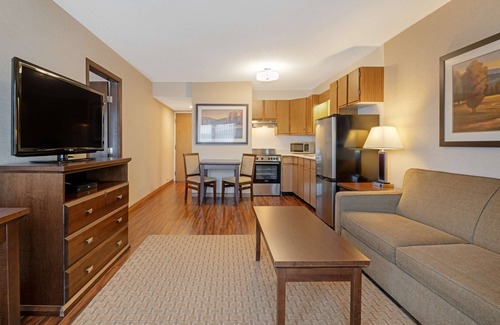 Sidney Hotel | Elevated Comfort at Best Western Plus Emerald Isle Hotel