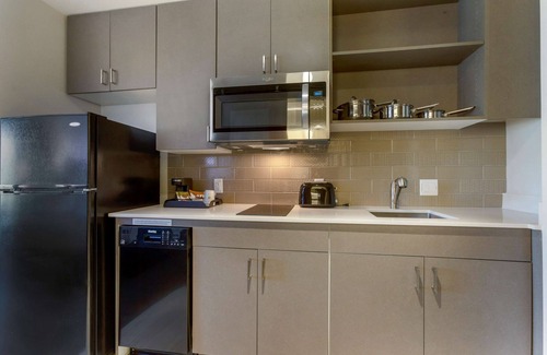 Deer Valley Hotel | Ideal Best Western Plus Executive Residency in Phoenix North