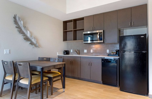 Deer Valley Hotel | Ideal Best Western Plus Executive Residency in Phoenix North