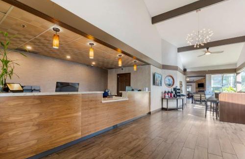 Gilroy Hotel | Relax at Best Western Plus Forest Park Inn with Pool & Hot Tub