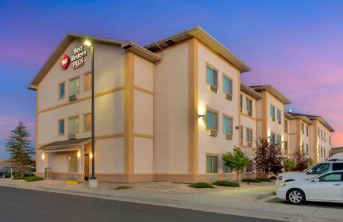 Frontier Hotel | Pet-Friendly Retreat at Best Western PLUS Fossil Country Inn