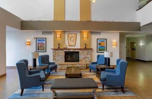 Frontier Hotel | Pet-Friendly Retreat at Best Western PLUS Fossil Country Inn