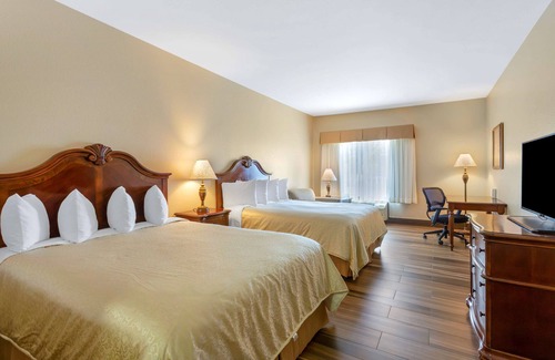 Frontier Hotel | Discover Best Western Plus Fossil Country Inn & Suites