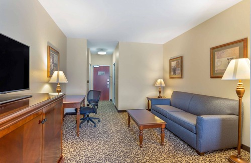 Frontier Hotel | Discover Best Western Plus Fossil Country Inn & Suites